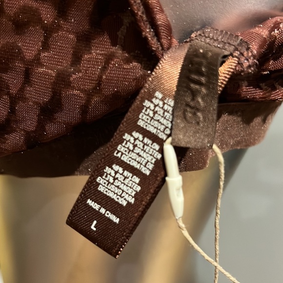 SKIMS
Wireless Velvet Scoop Bra - Chestnut - Picture 8 of 11